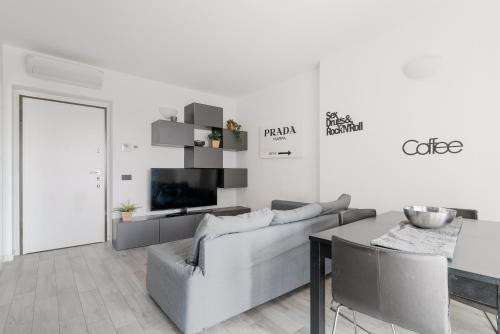 Gallaratese Apartamento | GuestHost - Bonola M1 Balcony Apartment