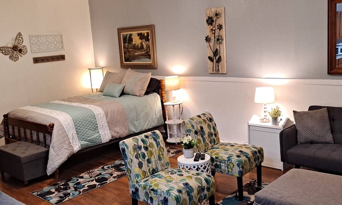 Visalia Apartamento | Guesthouse/apartment 5 minutes from Hospital, convenient center, and freeway