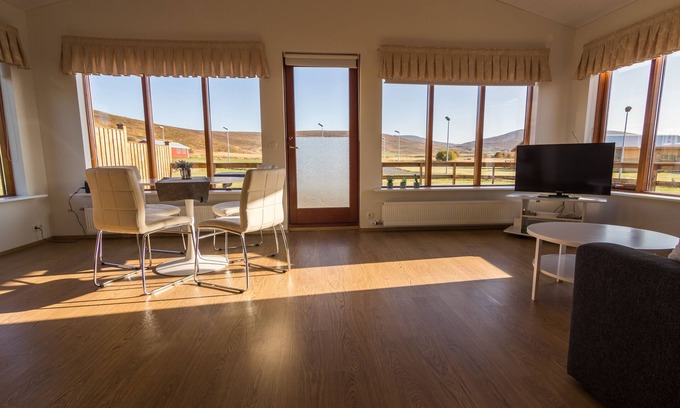 Husavik Casa | Guesthouse Brekka