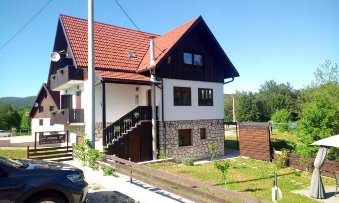 Jezerce Apartamento | Guesthouse Family Bosnic -One bedroom apartment with Terrace