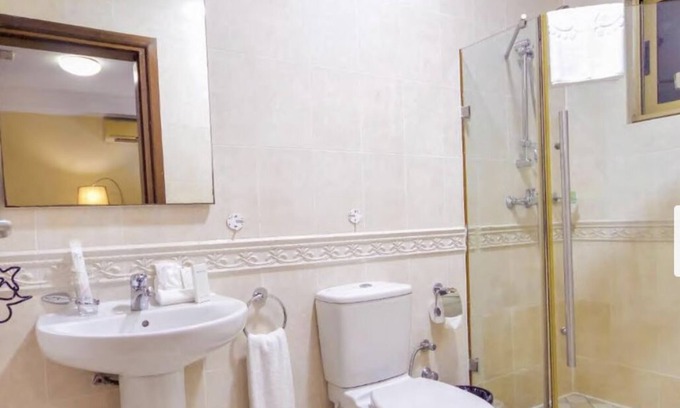 Accra Casa | Guesthouse in Greater Accra. Close to beach.