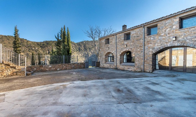Claverol Casa | Casa rural 'Rectoria De Claverol' con vistas a la montaña, terraza privada y Wi-Fi