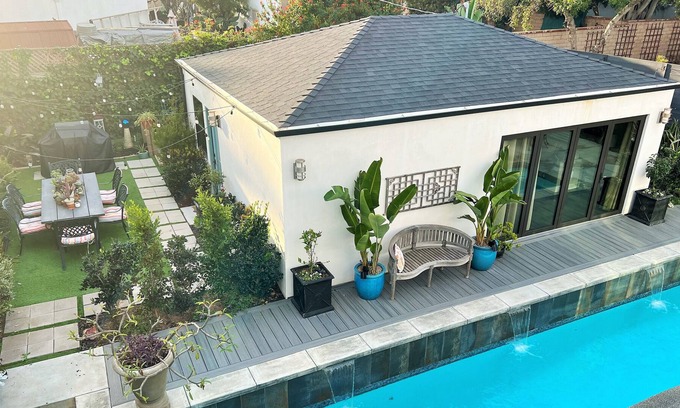 Playa Del Rey Cabaña | Guesthouse with pool in the beautiful beach town of Los Angeles, Playa del Rey