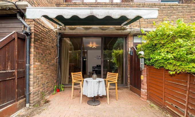 Bishop's Apartamento | GuestReady - Precioso dúplex en planta baja con patio en Southbank