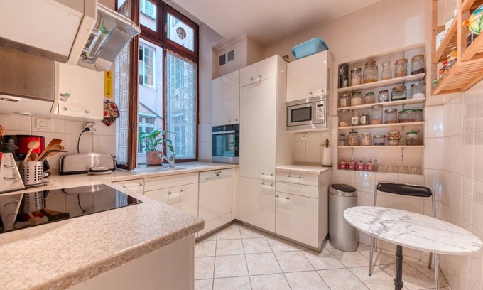 Griffon - Royale Apartamento | GuestReady - Lyon Literary Retreat amidst Antiques