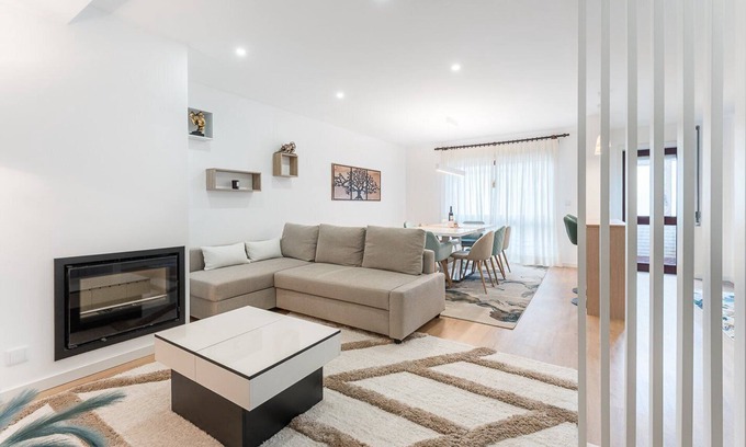 Cedofeita Apartamento | GuestReady - Rayas blancas cerca de la Casa da Música