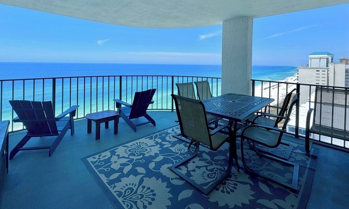 Biltmore Beach Condominio | Gulf Front 2 Bed 2 Bath Free Beach Service pool