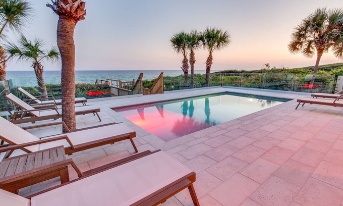 Seawalk Circle Casa | GULF FRONT HOME WITH INCREDIBLE POOL AND PRIVATE BEACH