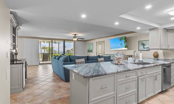 Sanibel Condominio | Gulf-Front Luxury Condo | Stunning Views & Direct Beach Access on Sanibel