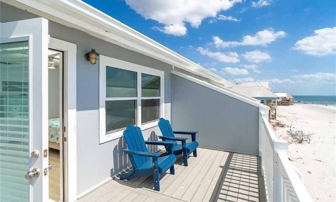 Palm Island Condominio | Gulf Front on a ISLAND, 1 pet, tennis/pickleball , kayaks, SUP POOL is CLOSED
