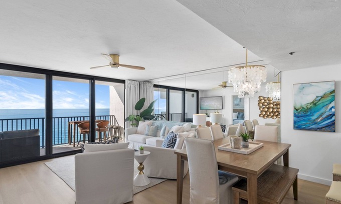 Beach District Condominio | GULF FRONT renovated condo with Stunning Views 'Casa del Mare'