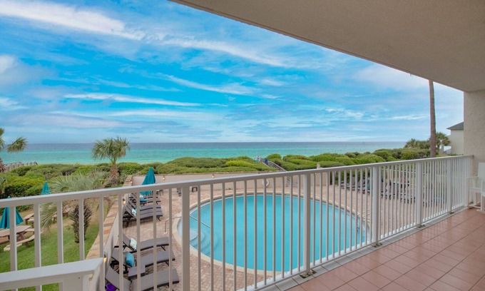 Seagrove Beach Condominio | GULF FRONT Seagrove 2 Bed Private Beach…Chair & Umbrella Service March-Oct