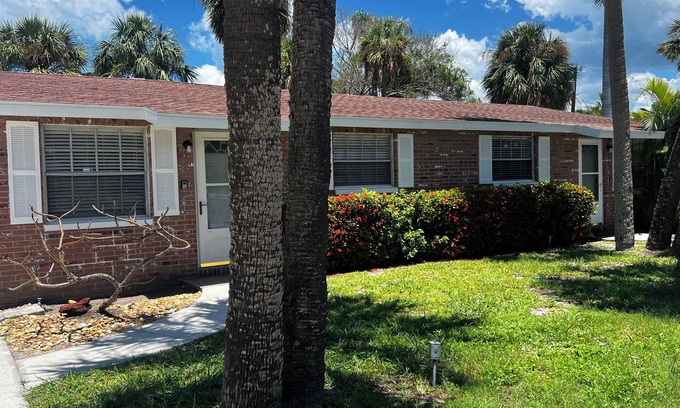 Holmes Beach Casa | Gulf Haven 5-minute walk to the gulf!