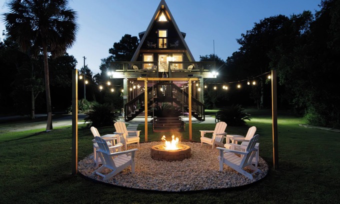 Gulf Park Estates Cabina | Gulf Views, Game Room, Fire Pit, Walk to Boat Launch and Pier, Near Down Town