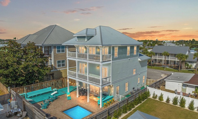 Kiska Beach Casa | GULF VIEWS, Luxury Home w Private Pool, HUGE Deck, Beach Chair Svc INCL