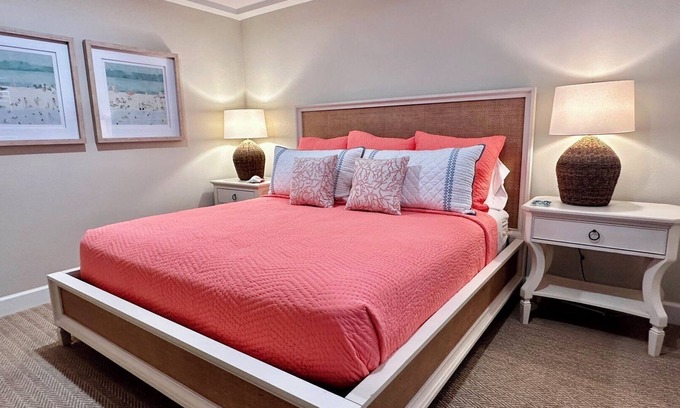 Sanibel Condominio | Recién actualizado - ¡Disponible invierno 2020! Disfrute de las hermosas vistas del Golfo desde este fabuloso condominio en la isla de Sanibel. Duerme 8