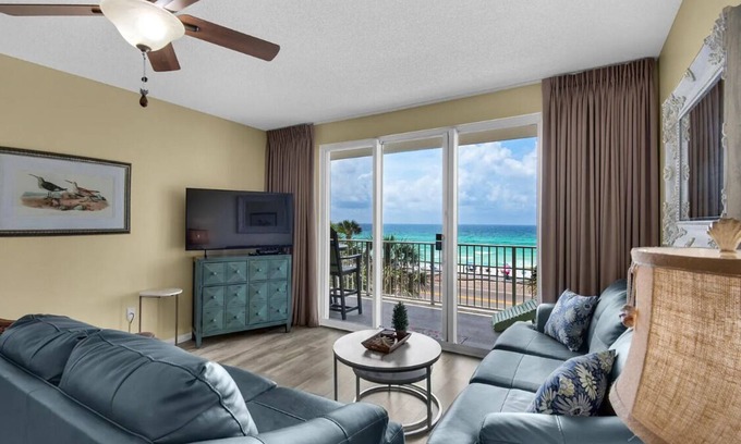Fort Walton Beach - Destin Condominio | Gulf Views | Updated | Heated Pools and Hot Tubs | Beach Gear | Pickleball