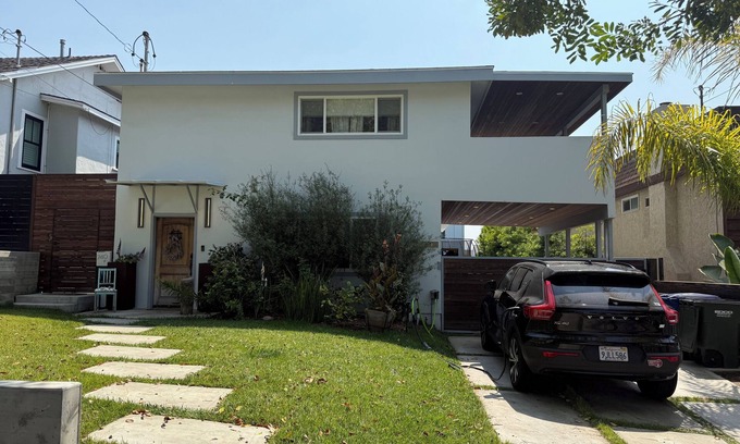 El Segundo Casa | Gundo Urban Executive Suite