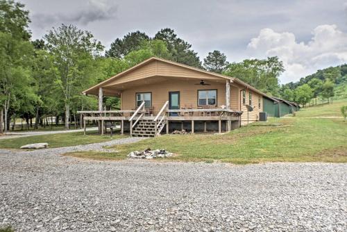 Guntersville Casa | Guntersville Cabin with Lake Views!