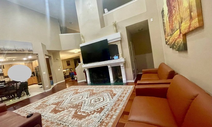 Gurnee Casa | Gurnee home with King Queen beds for Vacations,six flags Celebrate Eid, Navy GL