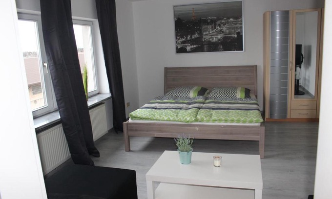 Kaiserslautern Apartamento | Gut gelegenes Appartment mit Wifi, Parkplatz, Wama, Trockner usw.
