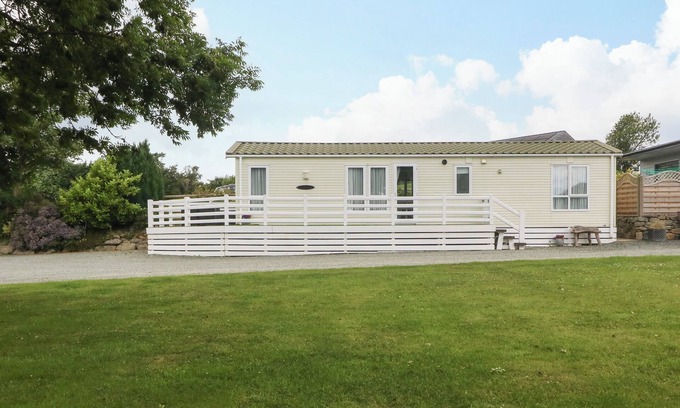 Gaerwen Cabaña | GWEL ERYRI, family friendly, with a garden in Llanfairpwllgwyngyll