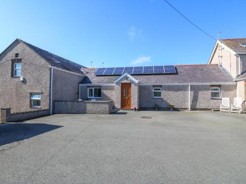 Cylch-Y-Garn Casa | Gwynlys