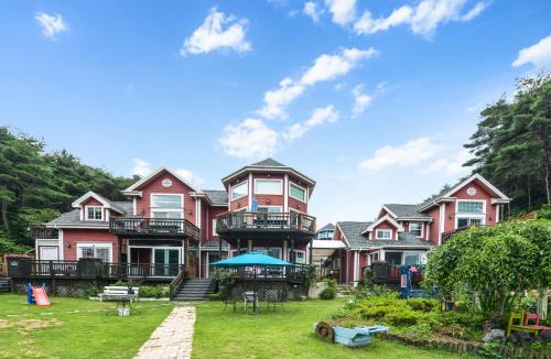 Gyeongju Casa | Gyeongju Magic Castle Pension Pets Friendly