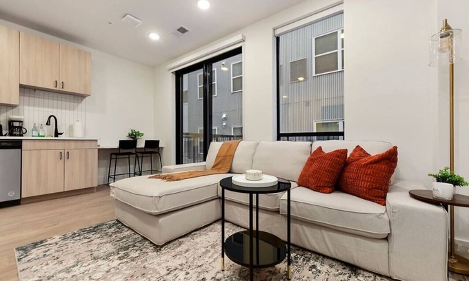 East Liberty Apartamento | GYM+ HULU with Parking Near Pitt Uni-UPMC-Shopping