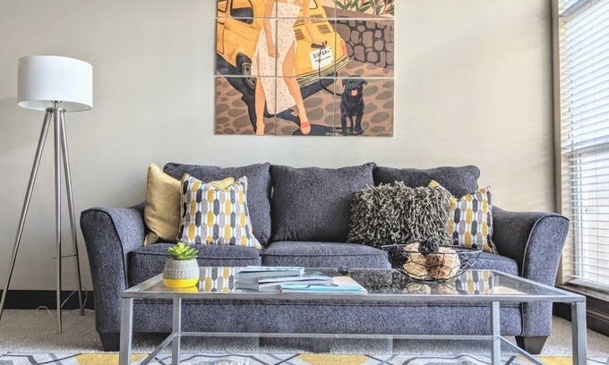 Charlotte Apartamento | Gimnasio + piscina, estacionamiento gratuito, acceso al tren ligero