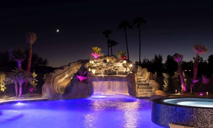 North Scottsdale Casa | HÓZHÓ Estate on the Riviera | Backyard, Pool & Spa