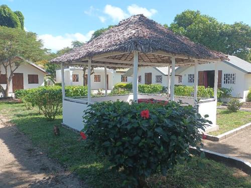 Sambava Apartamento | Hôtel-bungalows La Pirogue