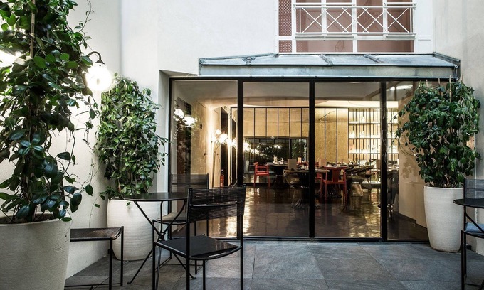 8th Arrondissement Hotel | Hôtel du Rond-Point des Champs-Élysées