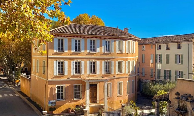 Cotignac Hotel | Hôtel La Falaise