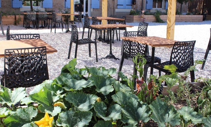 Salin-de-Giraud Hotel | Hôtel Restaurant Les Saladelles