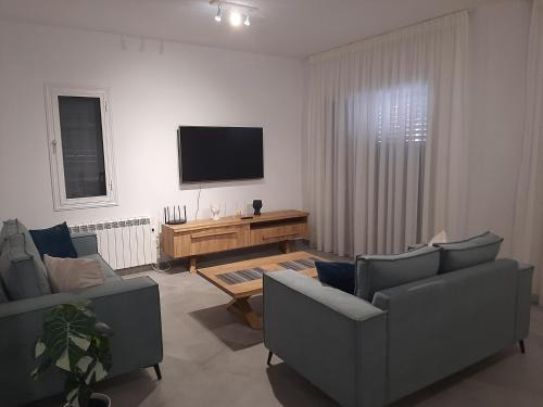 Universal Casa | H&O Elegant Maisonette in Paradise Garden