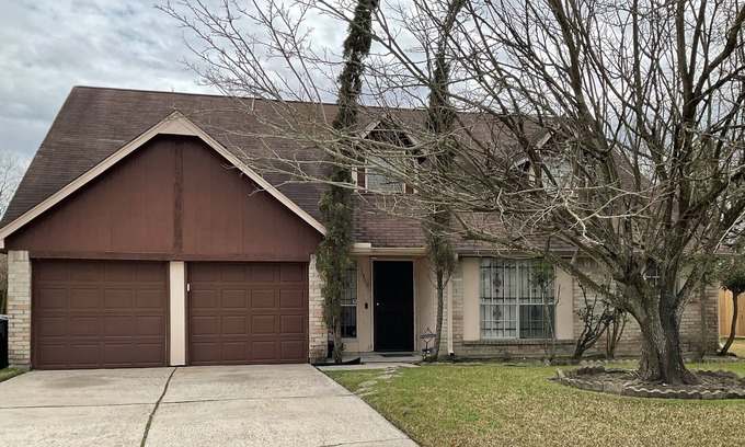Houston Casa | H-Town home away from home near Bush Intercontinental Airport