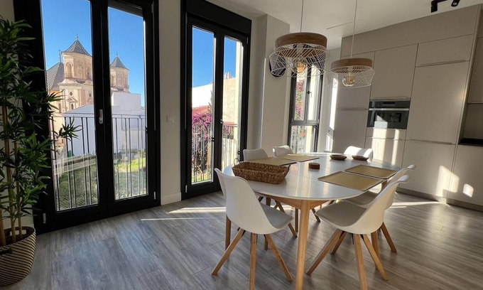 San Felipe Neri Apartamento | H2M Alta Piscina, Paddle & Parking