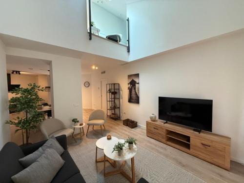San Felipe Neri Apartamento | H2M Postigo Duplex terrace 2 bathrooms, Smart TV, Oven