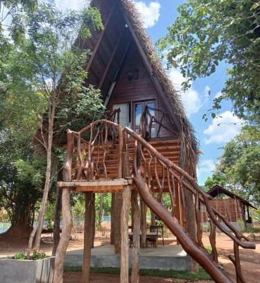 Habarana Chalet De Esquí | Habarana Chena Hut - Air conditioning Private Cabana with Balcony