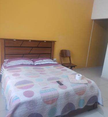 Santa Cruz Apartamento | Habitación con baño privado mas servicio de taxi aeropuerto