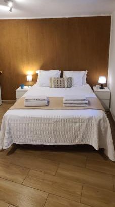 Marin Apartamento | Habitación con baño y cocina en Marín
