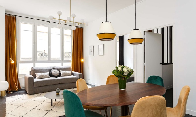 Faubourg-du-Roule Apartamento | Habitat Parisien- 2 BR/2BA - AC- Champs Elysees II