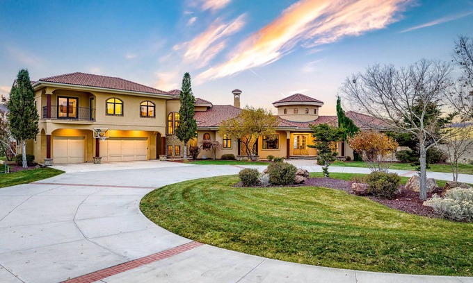 Boise Casa | #HabitueHomes - The Wild Horse - Weddings! Reunions! Corporate Retreats!