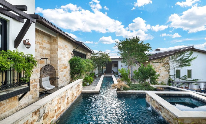 Forest Crest Casa | Hacienda - A Birdy Vacation Rental