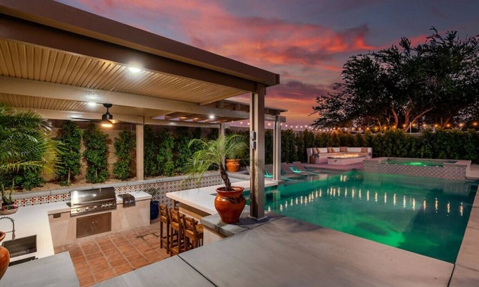 Indio Casa | Hacienda San Miguel | Resort Style Pool W/ Sunken Outdoor Kitchen