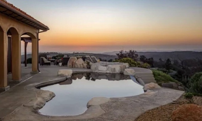 Ramona Villa | Hacienda style Villa with an incredible view - 25 minutes to Julian