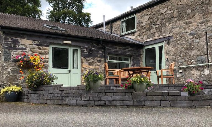 Bangor Casa | Hafan Cottage at Bryn Llys