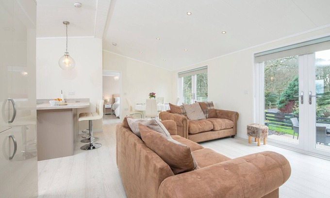 Ludchurch Casa | Hafod y Coed Lodge, Holiday Home Princes Gate, Near Narberth, Sleeps 4, 2 bedrooms, bathrooms