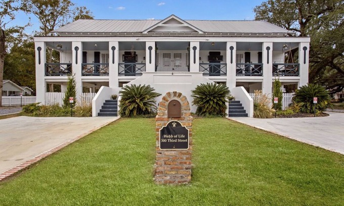 Bay St Louis Casa | Hair of the Dogs - Renowned Remedy - Redesigned School - Old BSL few blocks
